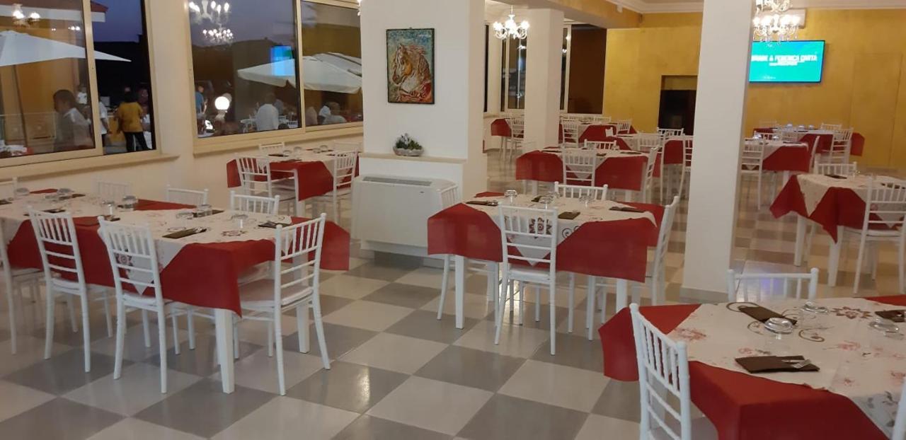 Hotel Le Quattro Rose Diamante Exterior foto